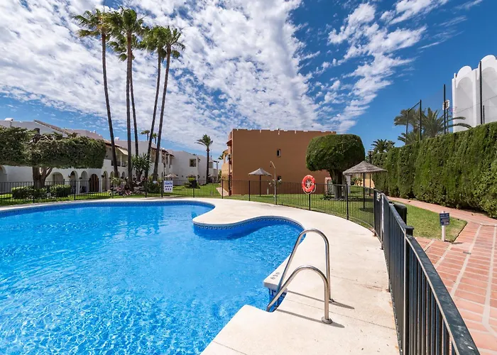 Renovated Apartment On Beachside With Pool