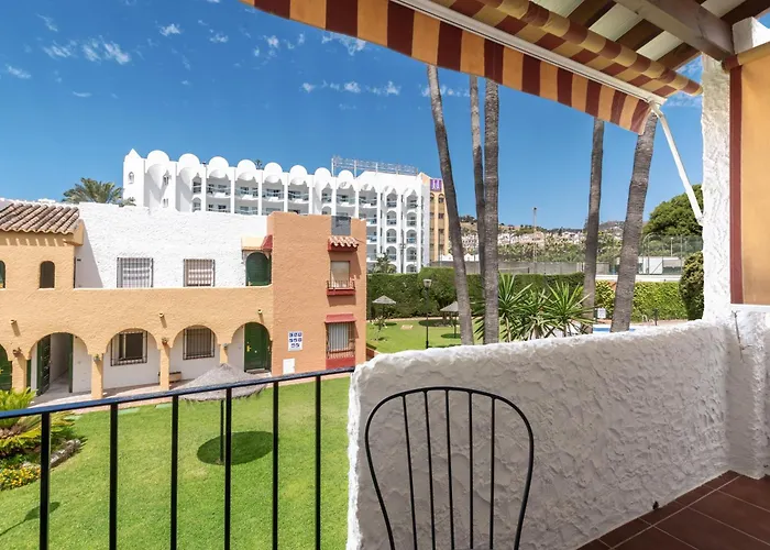 Renovated Apartment On Beachside With Pool