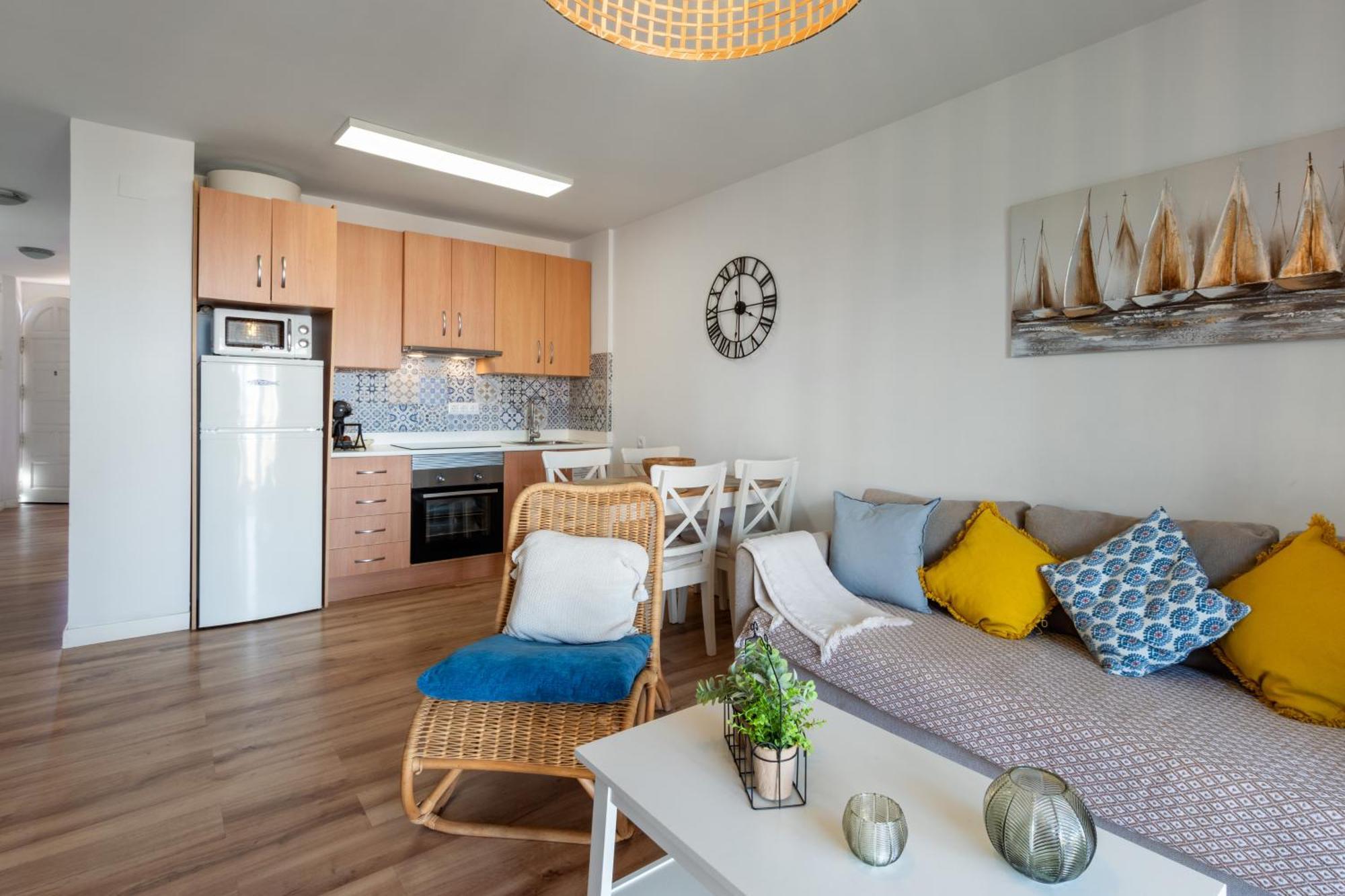 Apartment Renovated On Beachside With Pool