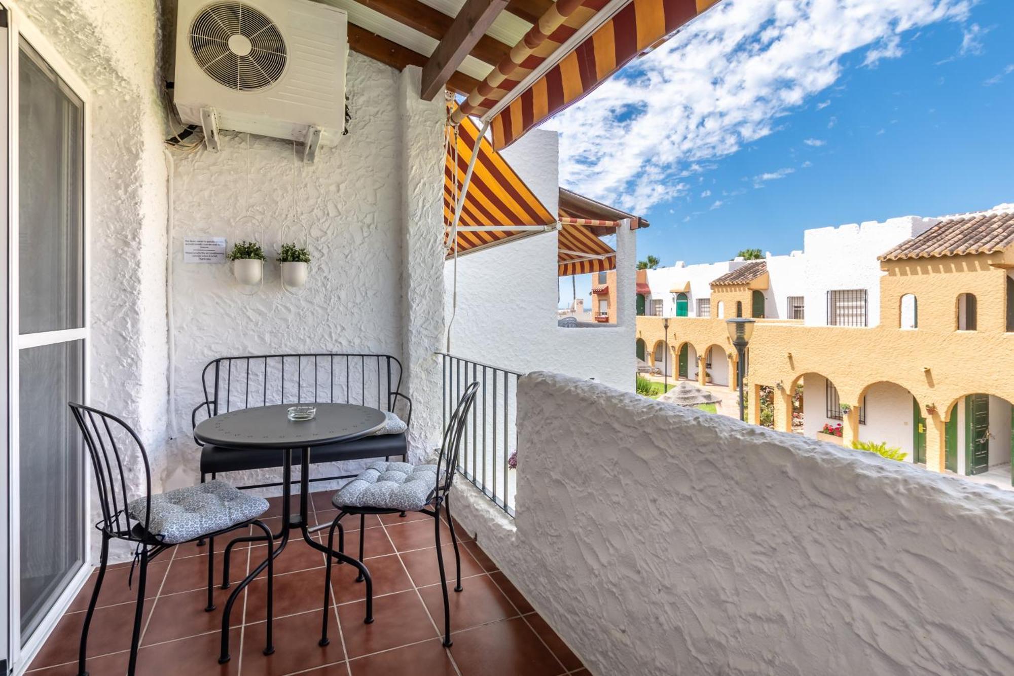 Appartement Renovated On Beachside With Pool *